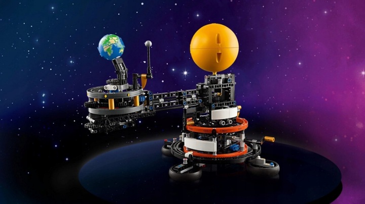 LEGO Technic Ziemia i Księżyc na orbicie 42179