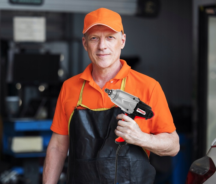 ELEKTRYCZNY KLUCZ UDAROWY Nasadki Udarowe do Kół 1/2 800Nm 2000W + adapter