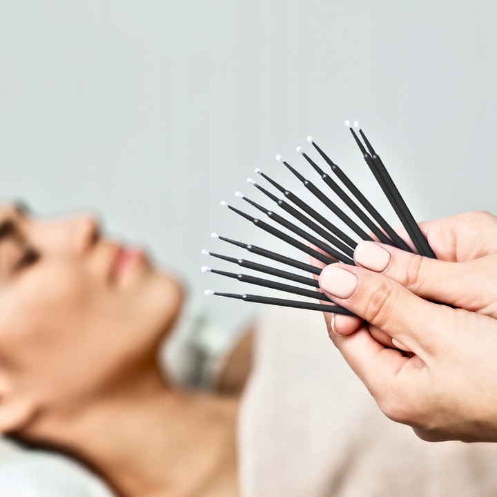 MIKRO APLIKATORY DO RZĘS BEZWŁÓKIENKOWE W TUBIE MICROBRUSH CZARNE 100 sztuk
