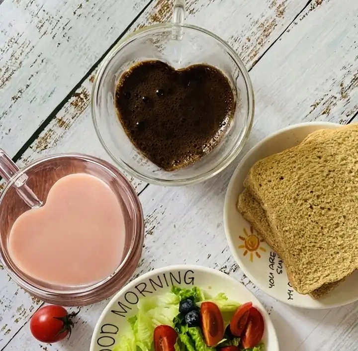 SZKLANKI FILIŻANKI TERMICZNE KUBKI DO HERBATY KAWY GRZAŃCA SERCA 250 ml