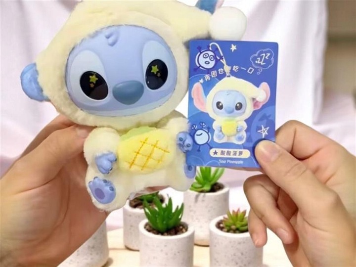 BRELOCZEK STICH ZABAWKA PLUSZAK SKRZYNKA FIGURKA BRELOK DO PLECAKA MASKOTKA