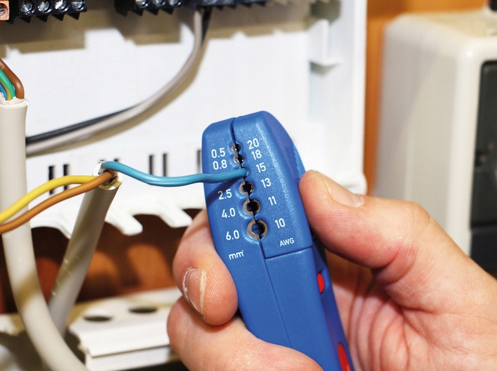 NÓŻ DO ŚCIĄGANIA IZOLACJI KABLI WEICON S4-28 MULTI