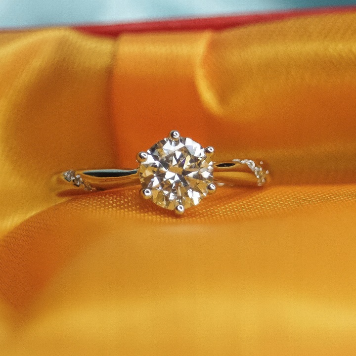 Pierścionek Moissanit 6,5 mm 1 karat srebro 925 rozmiar 22 PL