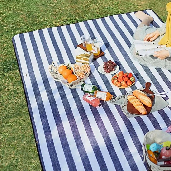 Mata koc plażowy piknikowy izolacja 200x200 duży wodoodporny składany pasy