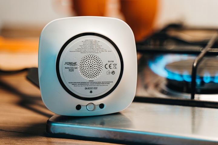 CZUJNIK CZADU TLENKU WĘGLA CO LED SMART TUYA WIFI CERTYFIKOWANY