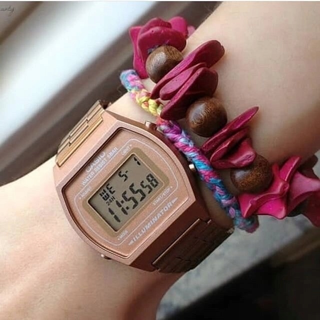 Zegarek Damski Elektroniczny Oryginalny Vintage Retro Pudełko