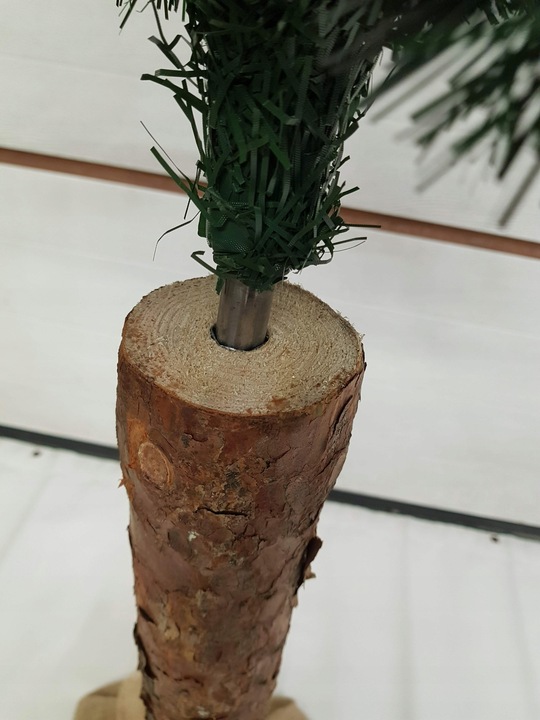 Sosnowy pień do choinki sztucznej na pniu wys. 70 cm, śr. 8 cm