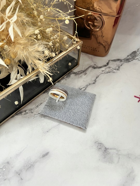 1519 Komplet 3 pierścionków ceramicznych CYRKONIE r 8/18mm sta