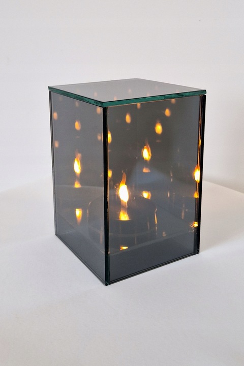 Lustrzany Lampion Znicz 3D LED Sześcian