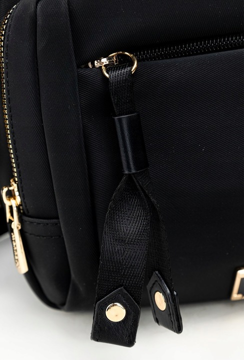 MONNARI Pojemna czarna torebka listonoszka Dwie komory Kieszonki Pasek