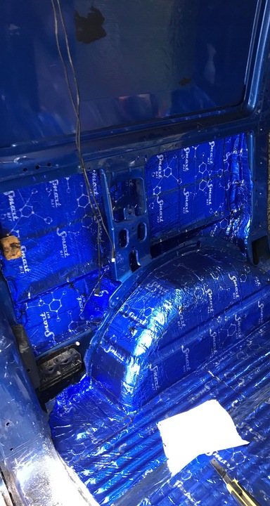 MATA WYGŁUSZAJĄCA DO SAMOCHODU NAJLEPSZA GRUBOŚĆ redukcja wibracji drgań