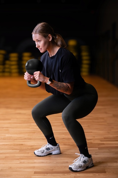 Hantla do Ćwiczeń FIZYO Ciężarek Odważnik Kula Kettlebell Miękki Czarny 4kg