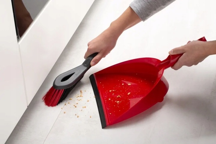 Szufelka ze zmiotką 2w1 Vileda