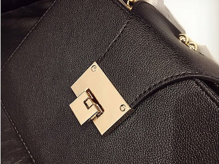 Torebka Damska KUFEREK Czarna Pojemna Elegancka na Łańcuszku Usztywniana