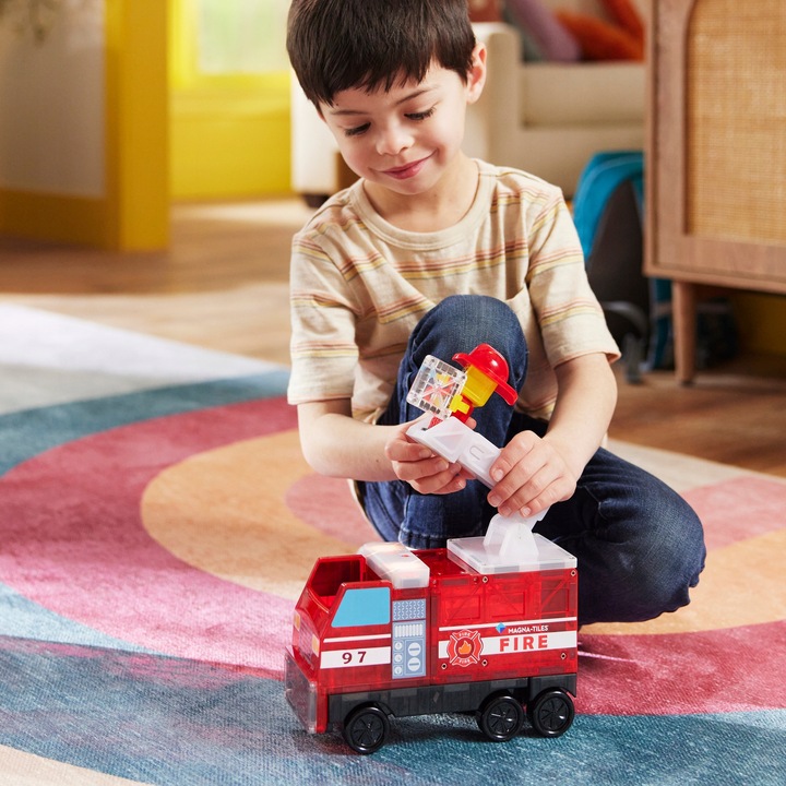 KLOCKI MAGNETYCZNE KONSTRUKCYJNE REMIZA STRAŻACKA Z WOZEM 50 EL MAGNA TILES
