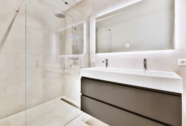 Lustro Podświetlane LED 80x60 Wodoszczelność IP65 z Włącznikiem Dotykowym