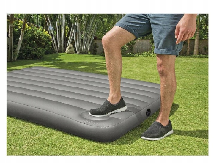 Materac do spania 76 x 191 x 25 cm z pompką nożną Intex