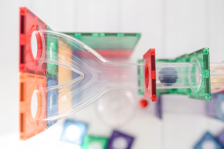 Connetix: klocki magnetyczne tor kulkowy kulodrom Ball Runn 92 elementy