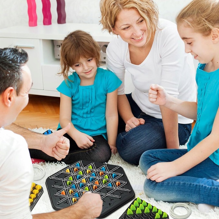 TRIGGLE BOARD GAME CHAIN TRIANGLE CHESS GAME, DESKTOP INTERACTIVE GAME 3D