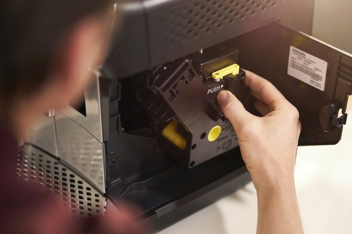 Automatyczny ekspres do kawy Philips z serii 2200 (EP2225/10)