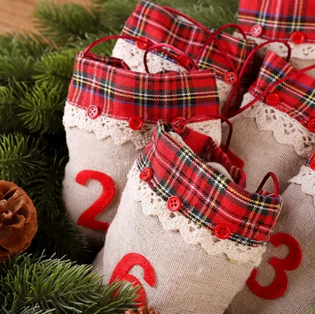 KALENDARZ ADWENTOWY DIY 24 WORECZKI JUTOWE Z KORONKĄ + SZNUREK NUMERY