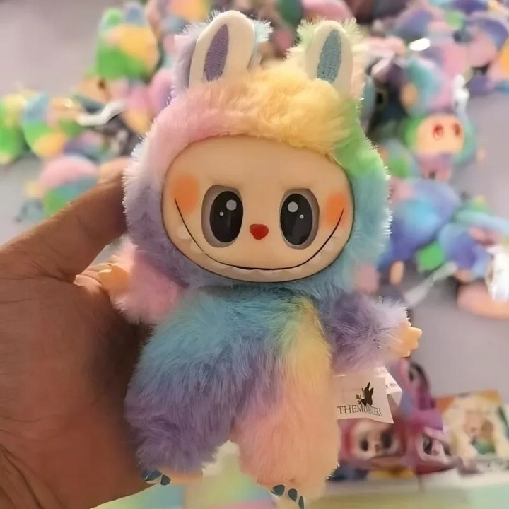 LABUBU TĘCZOWE MASKOTKA LALKA BRELOK FIGURKA PLUSZAK NIESPODZIANKA
