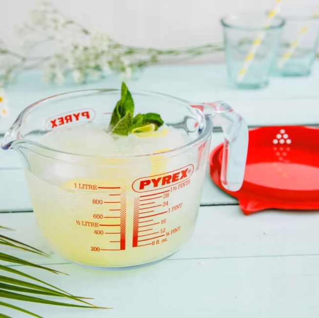 Szklany dzbanek kuchenny z miarką i pokrywką 1 L PYREX