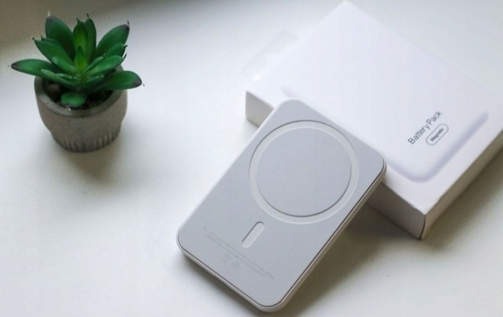 POWERBANK MAGSAFE MAGNES 5000 MAH MOCNY DO TELEFONU BEZPRZEWODOWE ŁADOWANIE