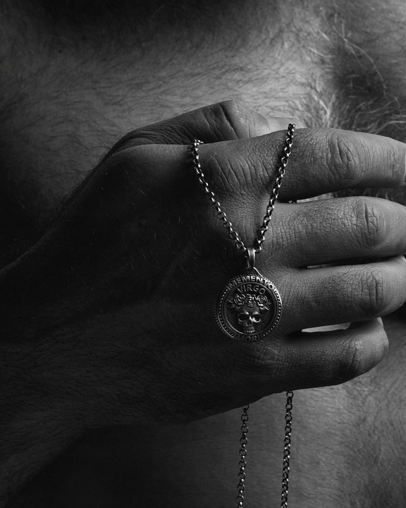 Wisiorek Znak zodiaku - SCORPIO. MEMENTO MORI (skorpion)