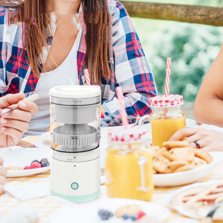 ELEKTRYCZNA SOKOWIRÓWKA DO WIELOKROTNEGO ŁADOWANIA, SOKOWIRÓWKA DO OWOCÓW