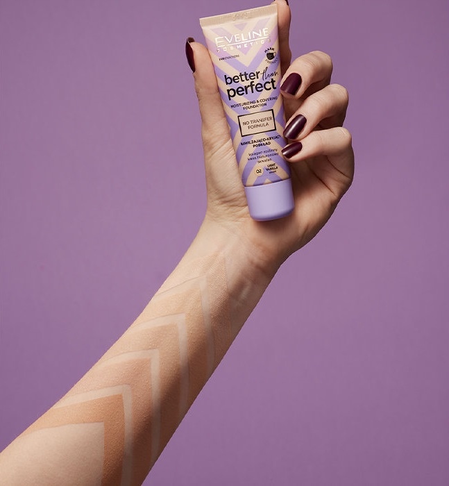 Eveline Nawilżająco-kryjący podkład 01