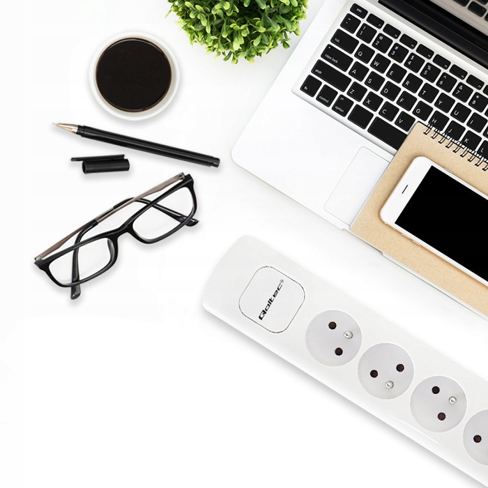 Qoltec Przedłużacz Listwa zasilająca 8 gniazd 1.8m podświetlany włącznik