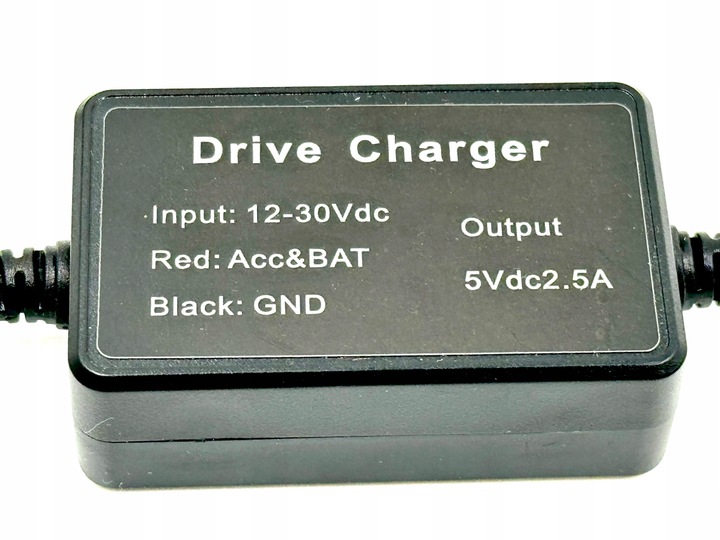 Konwerter adapter samochodowy AC 12V / 24V 5V 2,5A USB C