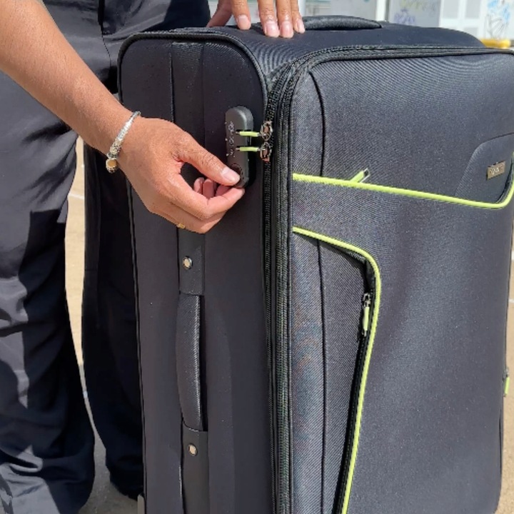 Walizka ŚREDNIA na kółkach podróżna MATERIAŁOWA miękka pojemna GRATIS KOLOR