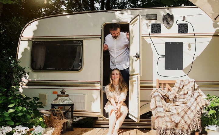 ZEWNĘTRZNY PANEL SOLARNY WENTYLATOR 10W PODWÓJNY WYDECH DO SZKLARNI KURNIKA