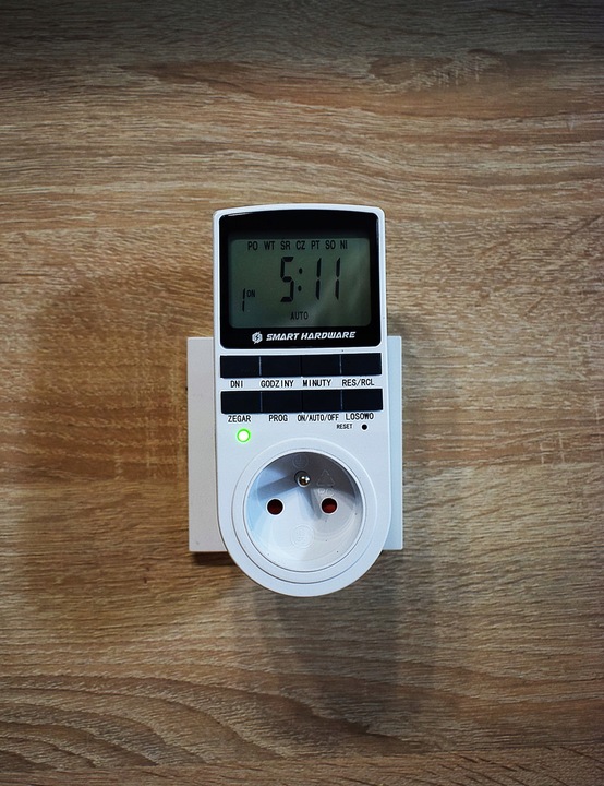 PROGRAMATOR CZASOWY WŁĄCZNIK WYŁĄCZNIK LCD CYFROWY HARMONOGRAM 7 DNI 10 UST