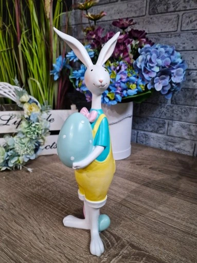 FIGURKA WIELKANOCNY ZAJĄC KRÓLIK Z PISANKĄ model X