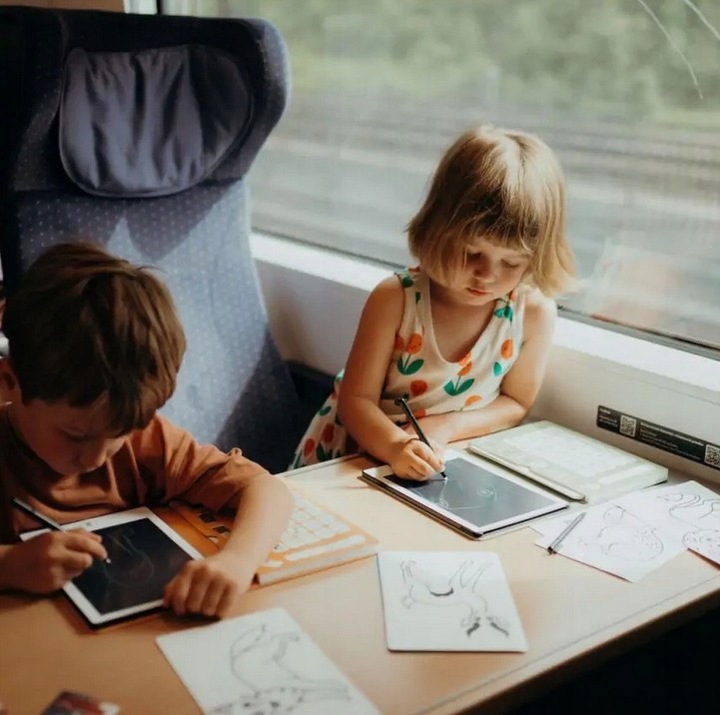 Kidywolf KIDYDRAW-MINI Interaktywny Mini tablet do rysowania Bajki