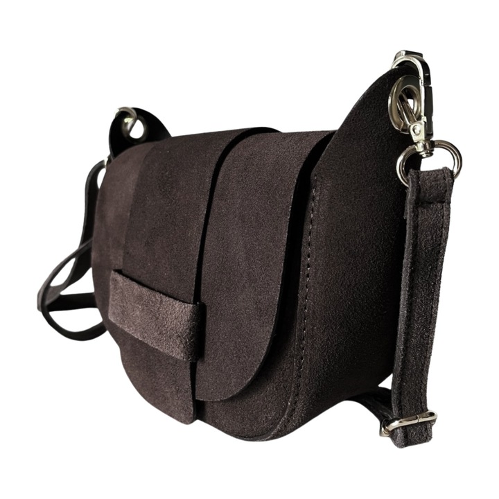 Czekoladowa torebka zamszowa podkówka brązowa włoska listonoszka zamszowa