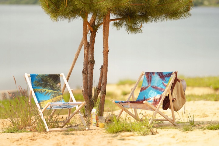 ROZKŁADANY LEŻAK Z DREWNA BUKOWEGO Niebieskie Paski na PLAŻĘ TARAS BALKON