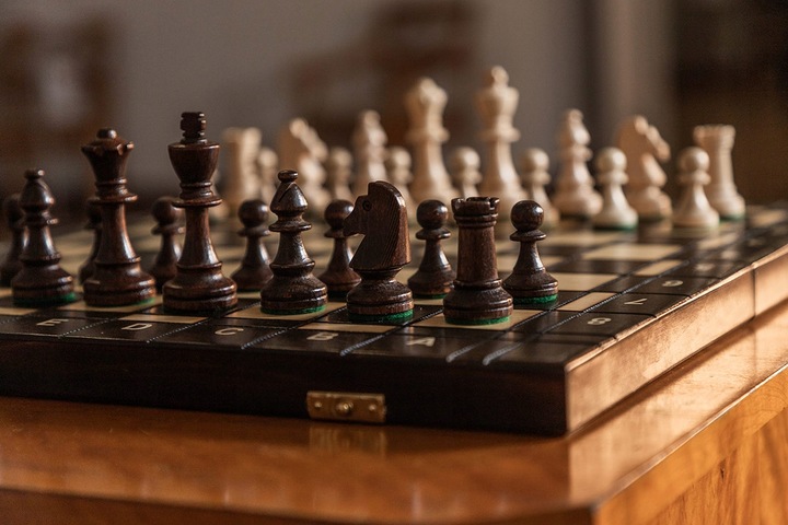 Szachy Turniejowe wypalane/ Szachy Staunton/ szachy drewniane /producent