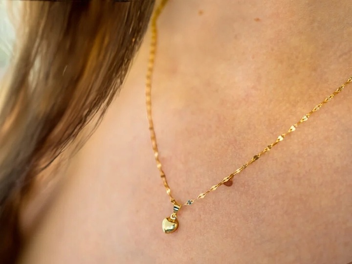 Złoty naszyjnik 585 z delikatnym serduszkiem splot kawa na prezent modny