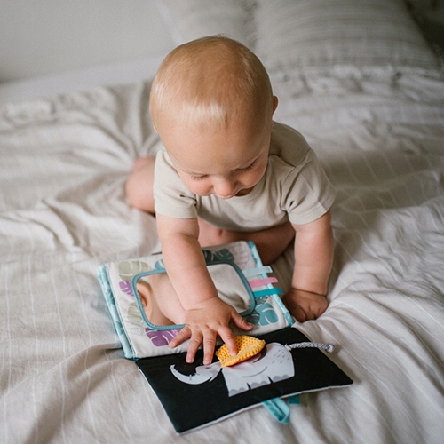 BABYONO Książeczka sensoryczna SAFARI 1564