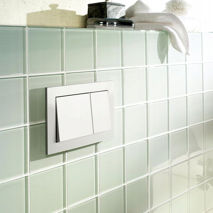 Przycisk spłukujący do WC Tece Base biały połysk 9240700