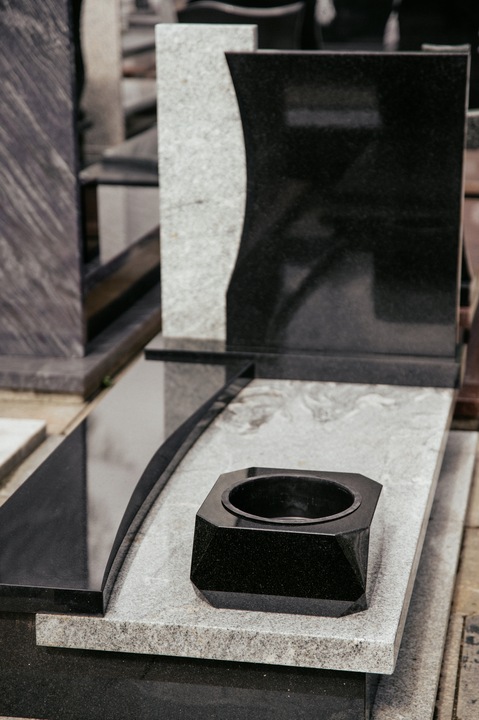 Ekskluzywna Misa Granitowa Nagrobna na Pomnik Na Cmentarz Szara 15x25cm