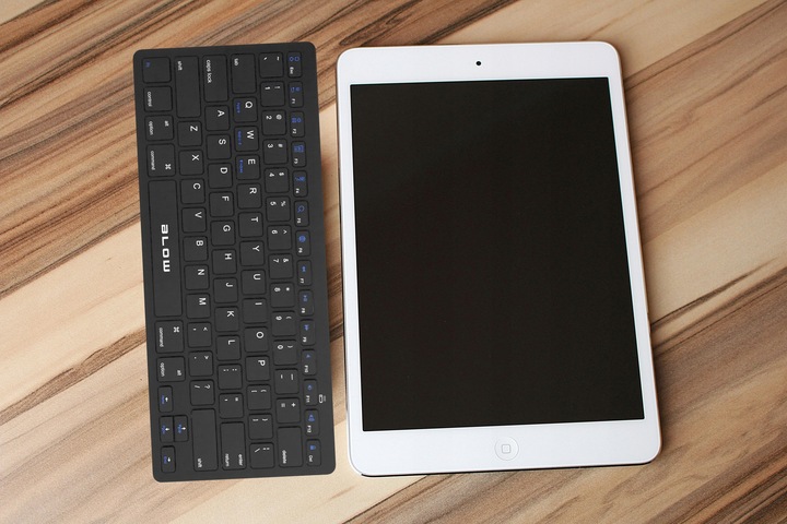 KLAWIATURA BEZPRZEWODOWA BLOW ANDROID iOS SMART TV TABLET PC BLUETOOTH