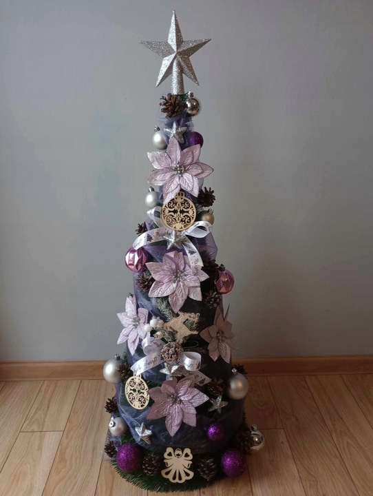 STOŻEK choinka DEKOROWANY z ozdobami 140 cm UBRANA