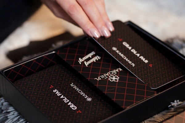 GRA KARCIANA DLA PAR - Ekskluzywne karty z pytaniami, Walentynki 2025