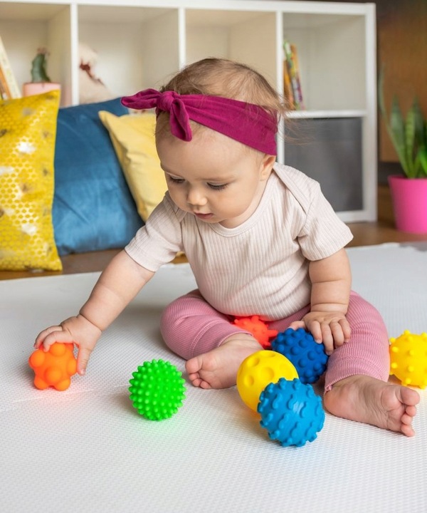 TULLO PIŁKI PIŁECZKI SENSORYCZNE BEZ DZIUREK SENSORKI DO MASAŻU 8szt. 419