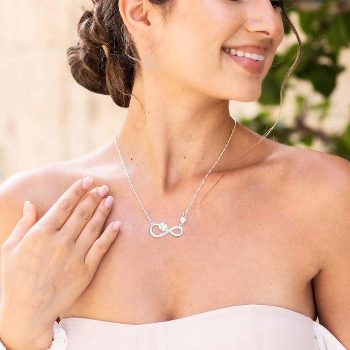 Naszyjnik Srebrny 925 Nieskończoność z Czterolistną Koniczynką i Cyrkoniami